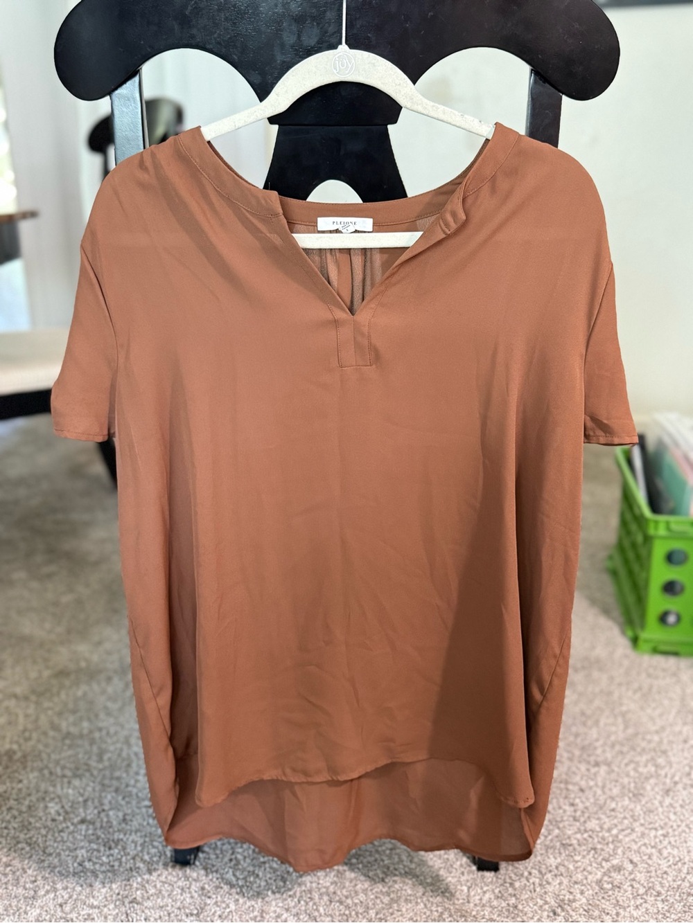 Pleione Women's Large Short Sleeve V-Neck Blouse in Rust